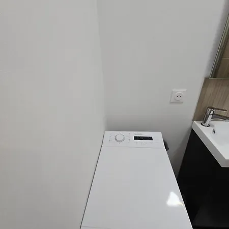 Close To Station Apartment *