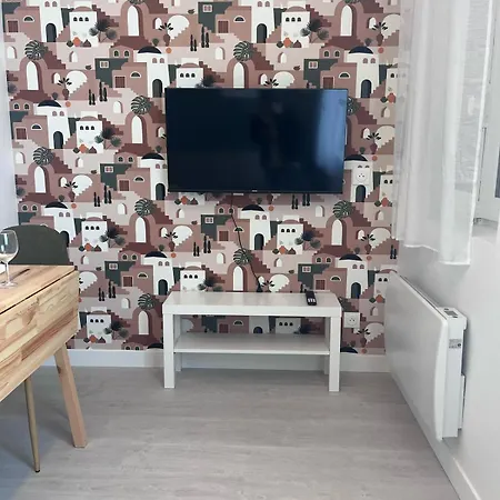 Apartment Close To Station